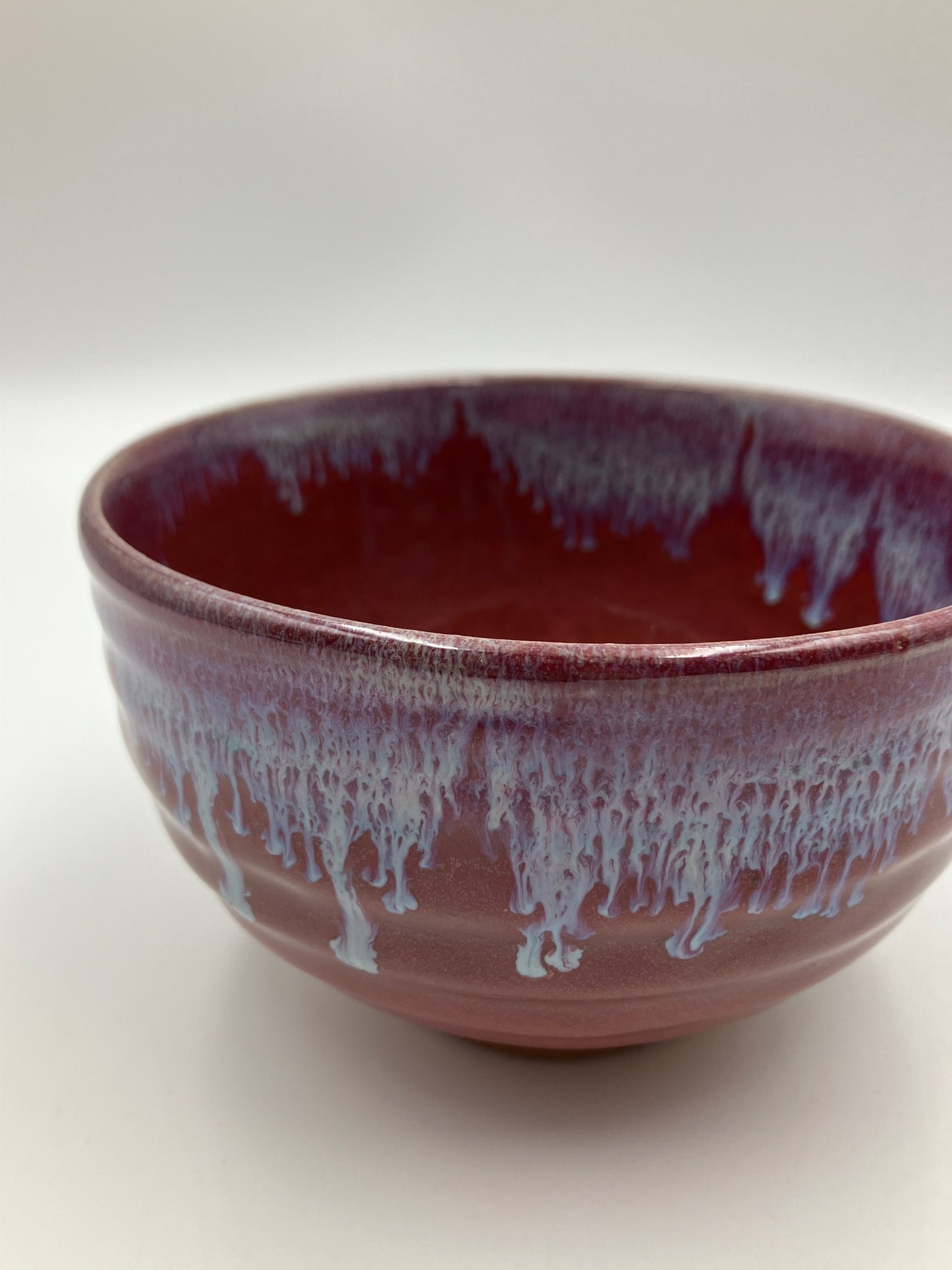 weinrote Matchaschale HASAMI