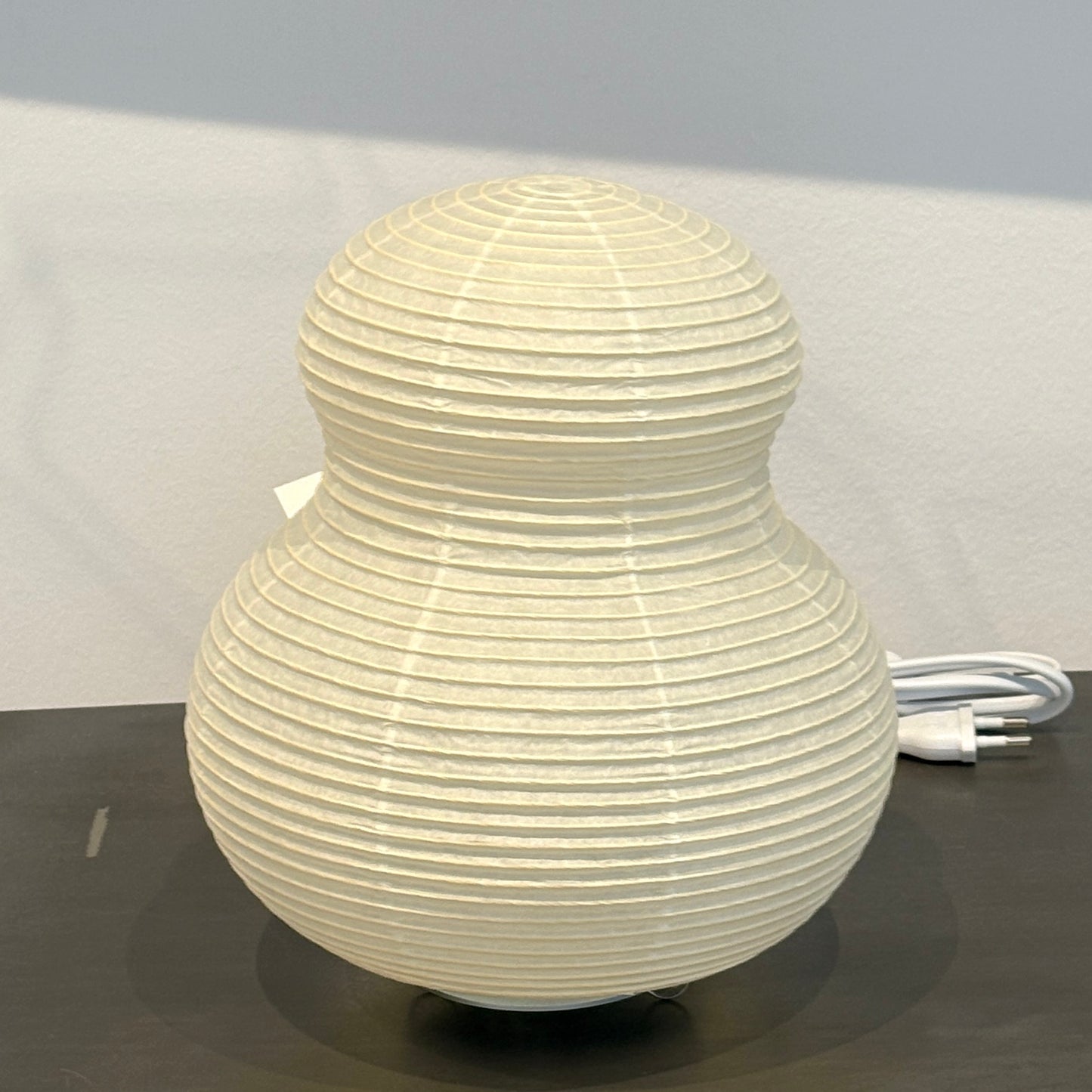 Lichtskulptur "Paper Moon" von Shigeru Ujida