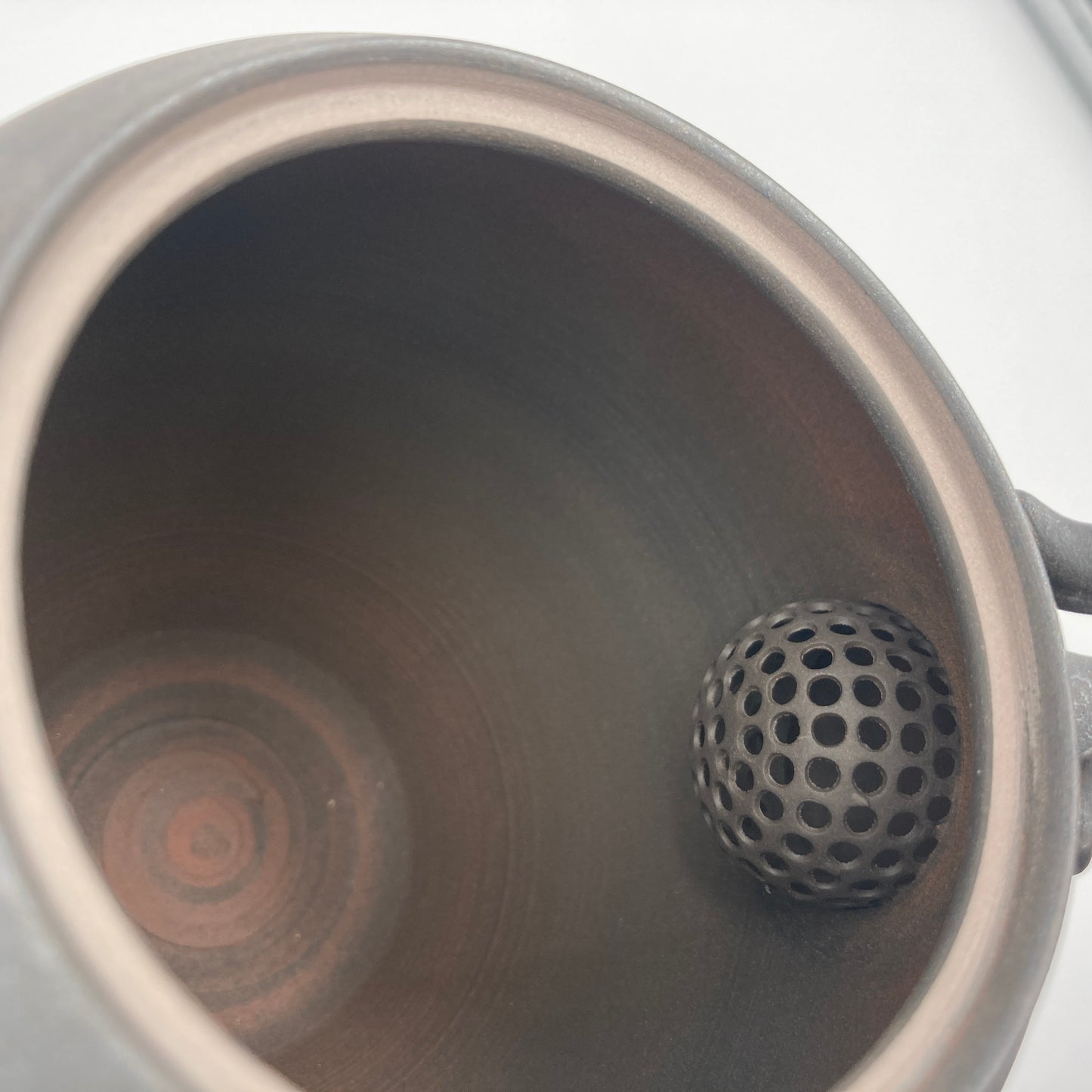 Teekanne Dobin mit Messinggriff, Keramiksieb, 430 ml