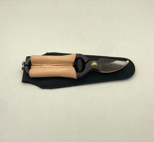 kleine Pflanzenschere, Ledergriff h.braun