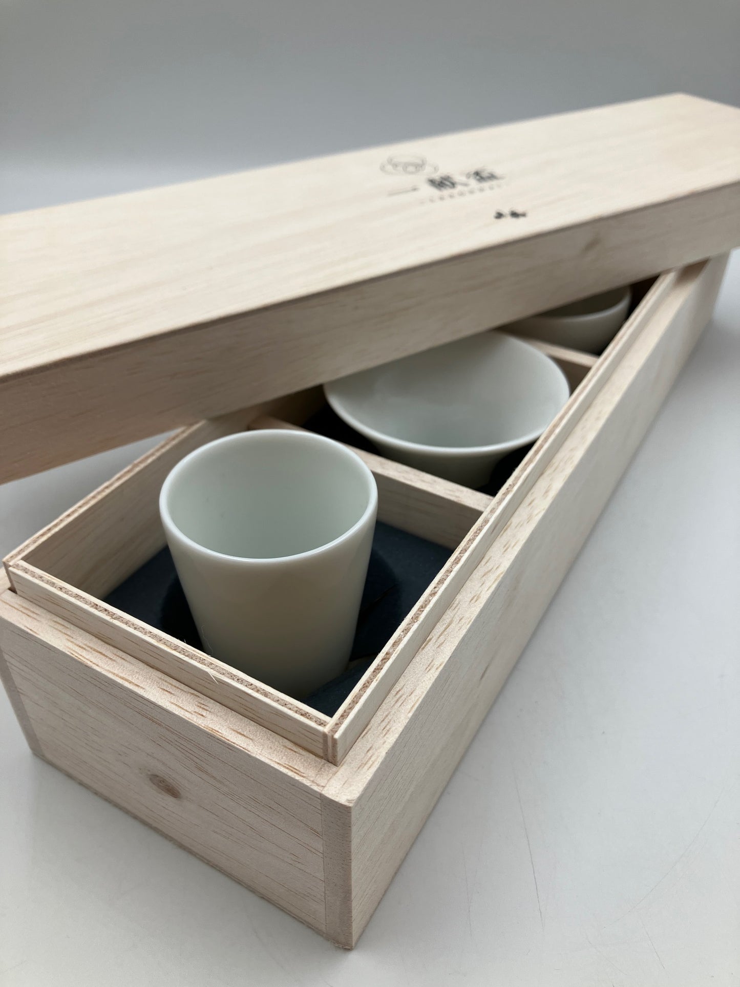 Sake Porzellanbecher KOHYO